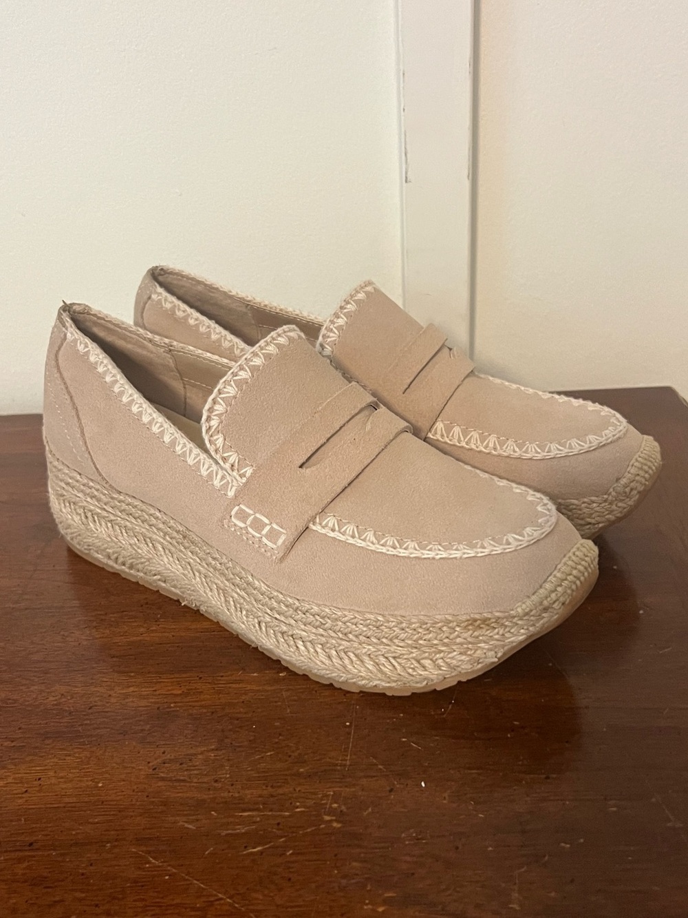 Dolce Vita Beige Suede Espadrille Platform Loafer size 8.5